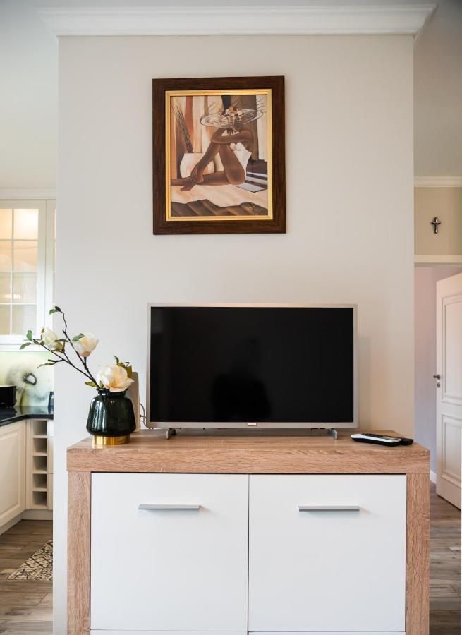 Prestige Verdant Apartment Варшава Екстериор снимка