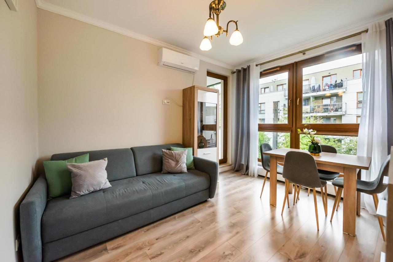 Prestige Verdant Apartment Варшава Екстериор снимка