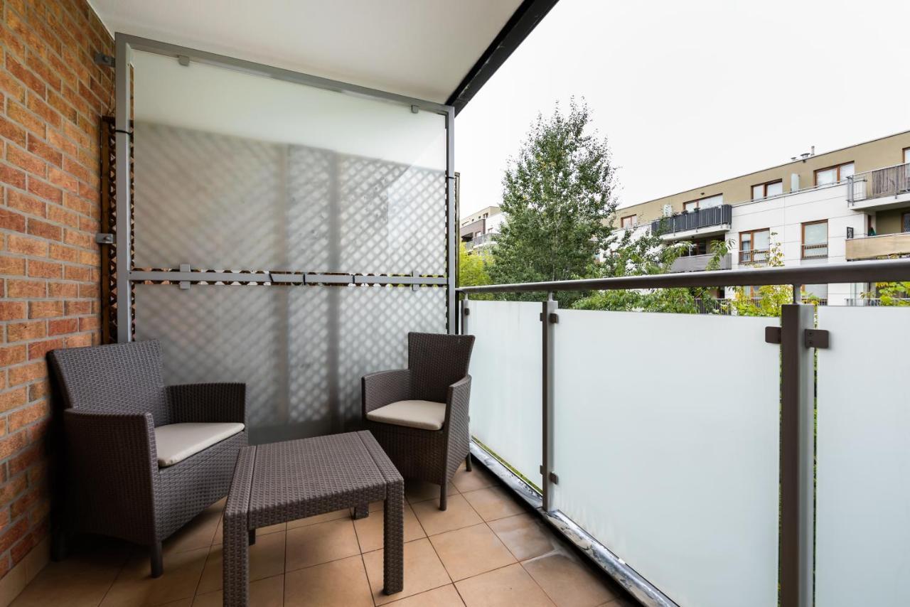 Prestige Verdant Apartment Варшава Екстериор снимка
