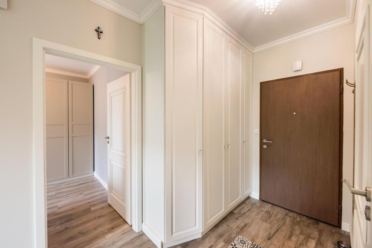 Prestige Verdant Apartment Варшава Екстериор снимка