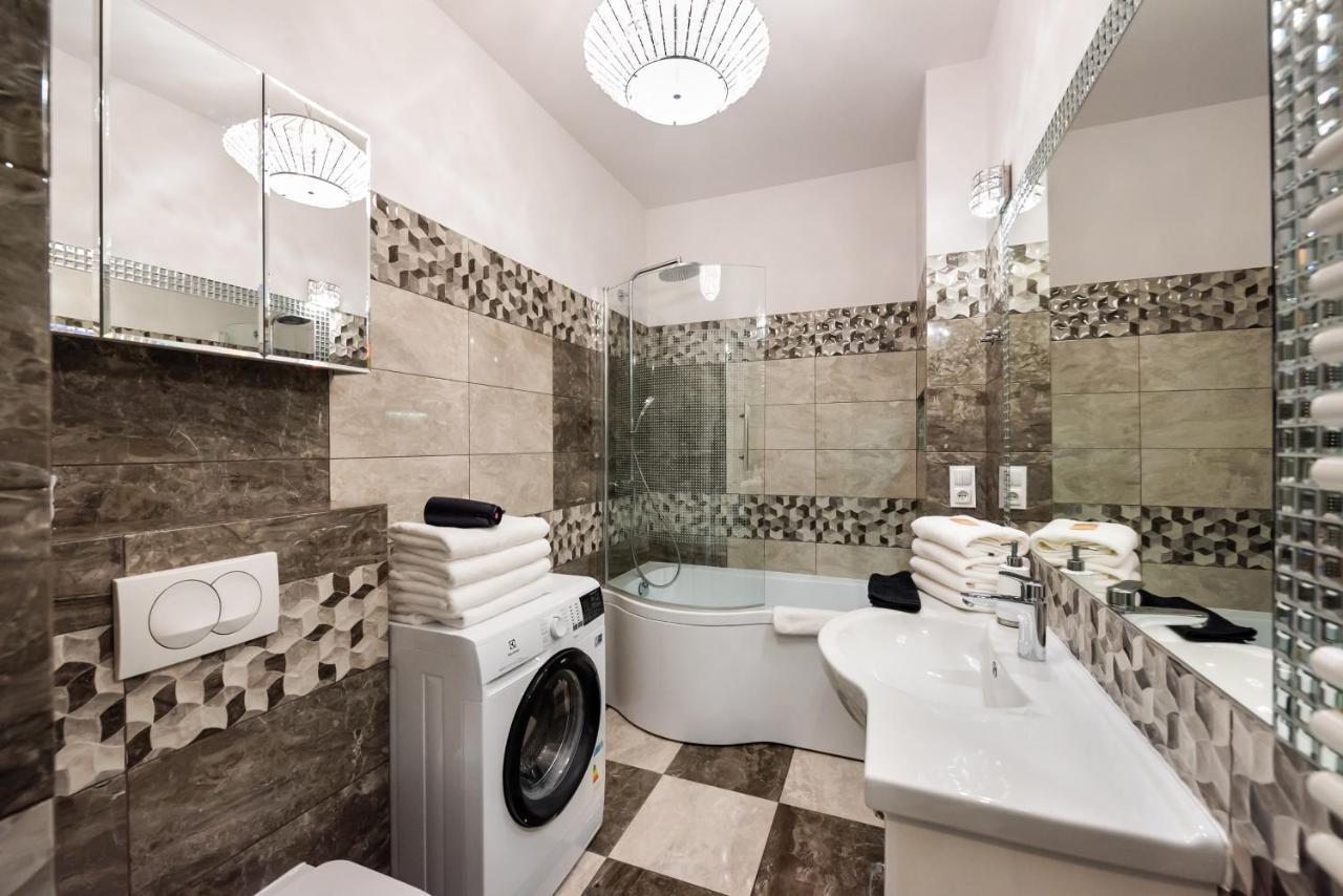 Prestige Verdant Apartment Варшава Екстериор снимка