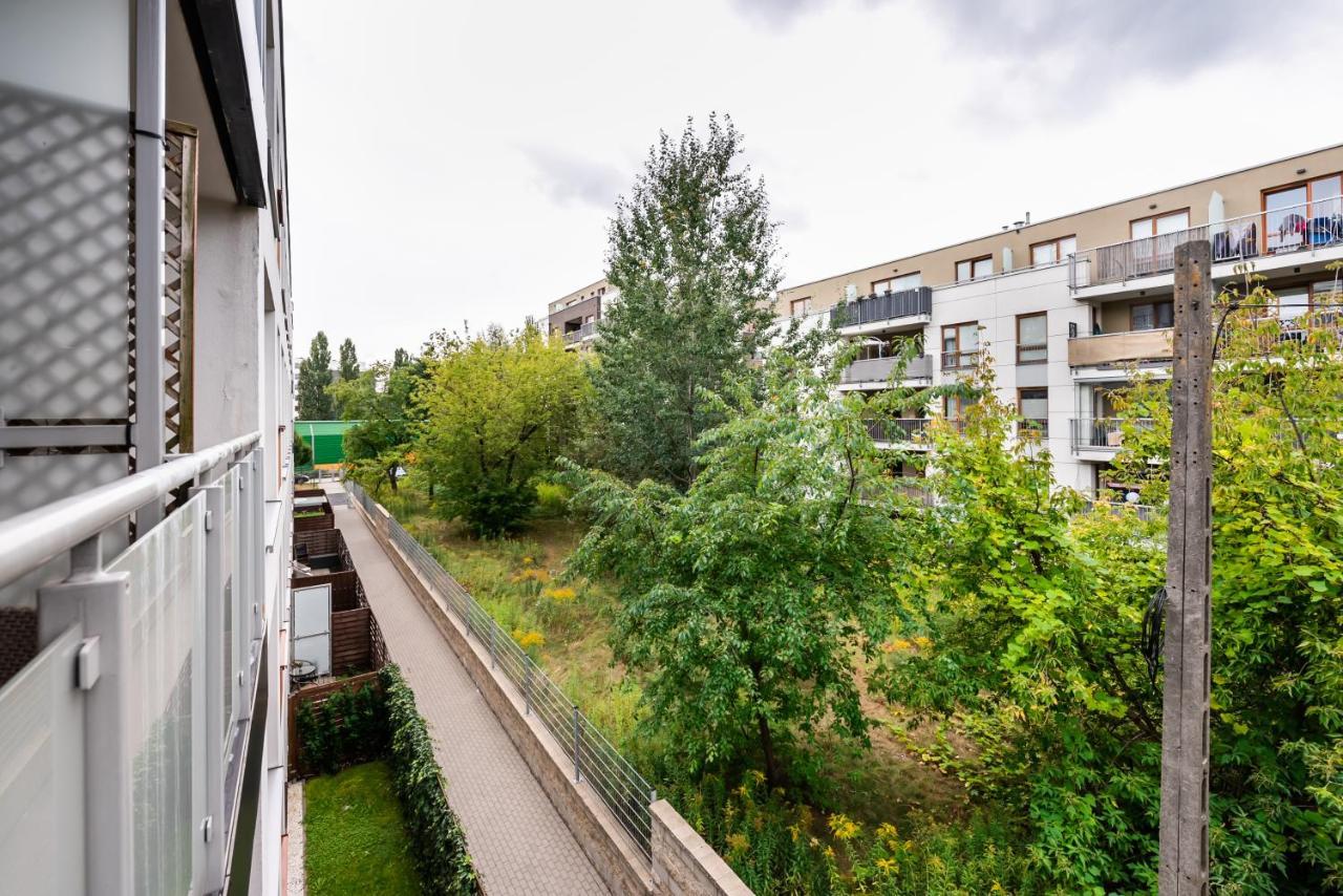 Prestige Verdant Apartment Варшава Екстериор снимка