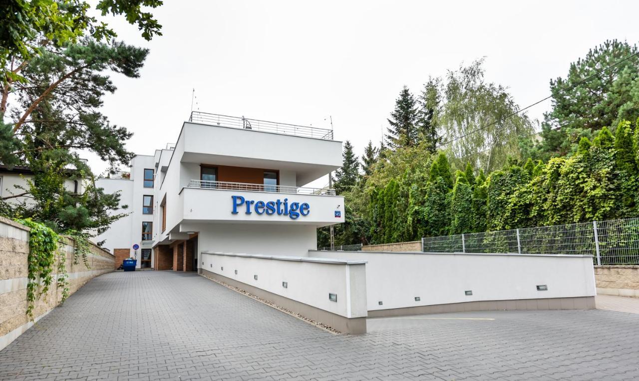 Prestige Verdant Apartment Варшава Екстериор снимка