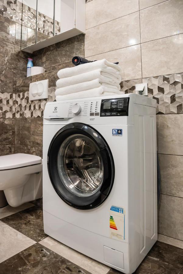 Prestige Verdant Apartment Варшава Екстериор снимка