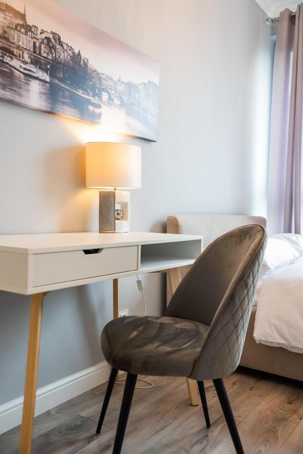Prestige Verdant Apartment Варшава Екстериор снимка